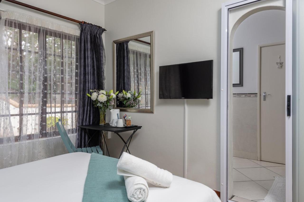 Zesty Guesthouse พอร์ตเอ็ดเวิร์ด ภายนอก รูปภาพ