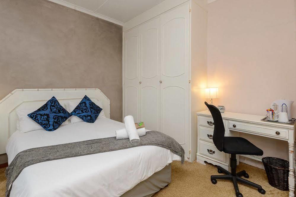 Zesty Guesthouse พอร์ตเอ็ดเวิร์ด ภายนอก รูปภาพ